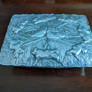 Peltrina Box w Rabbits